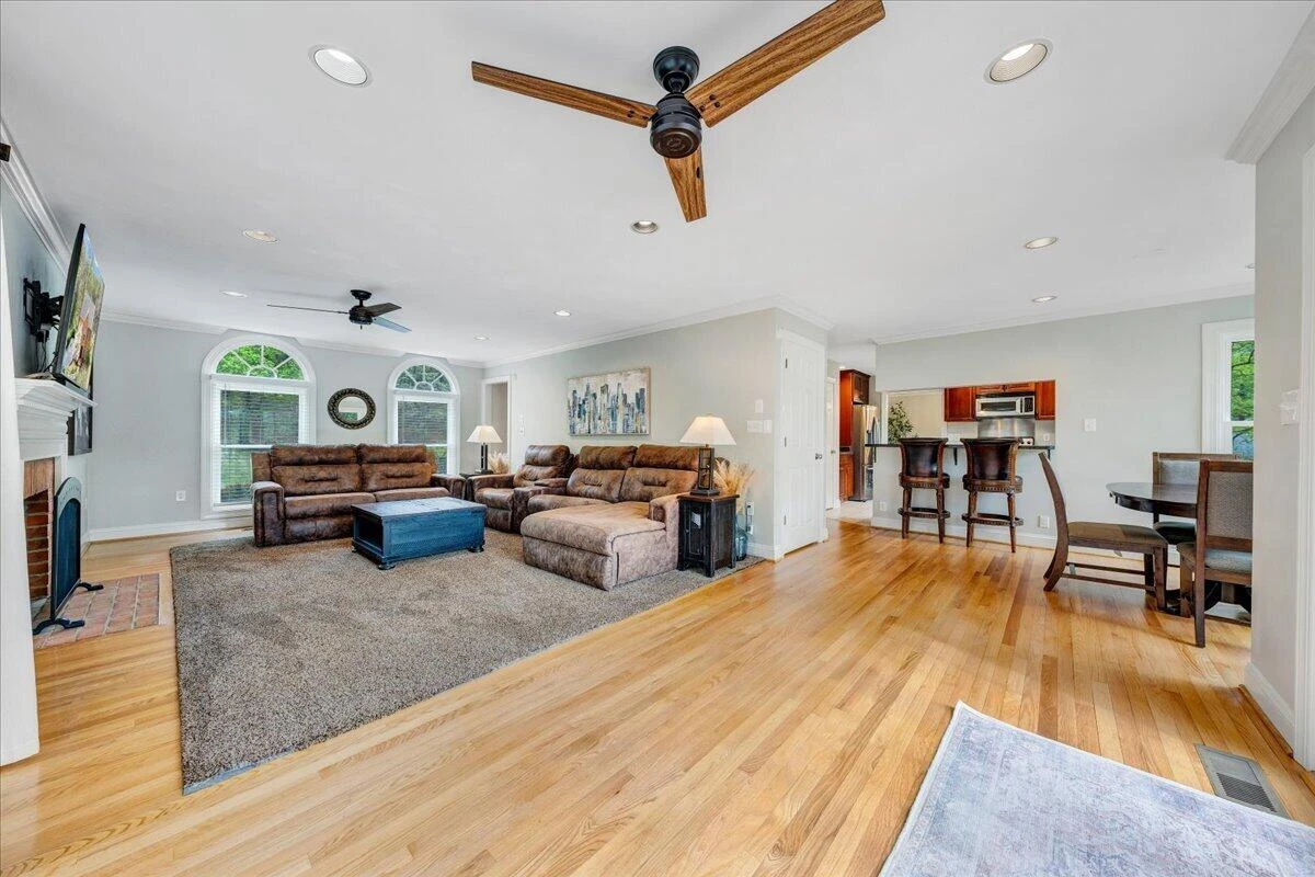 1562 Strawberry Mountain DR - Photo 17