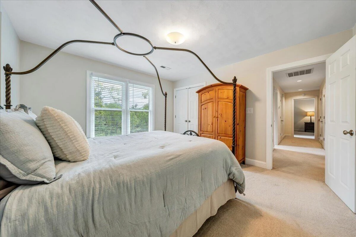 1562 Strawberry Mountain DR - Photo 33