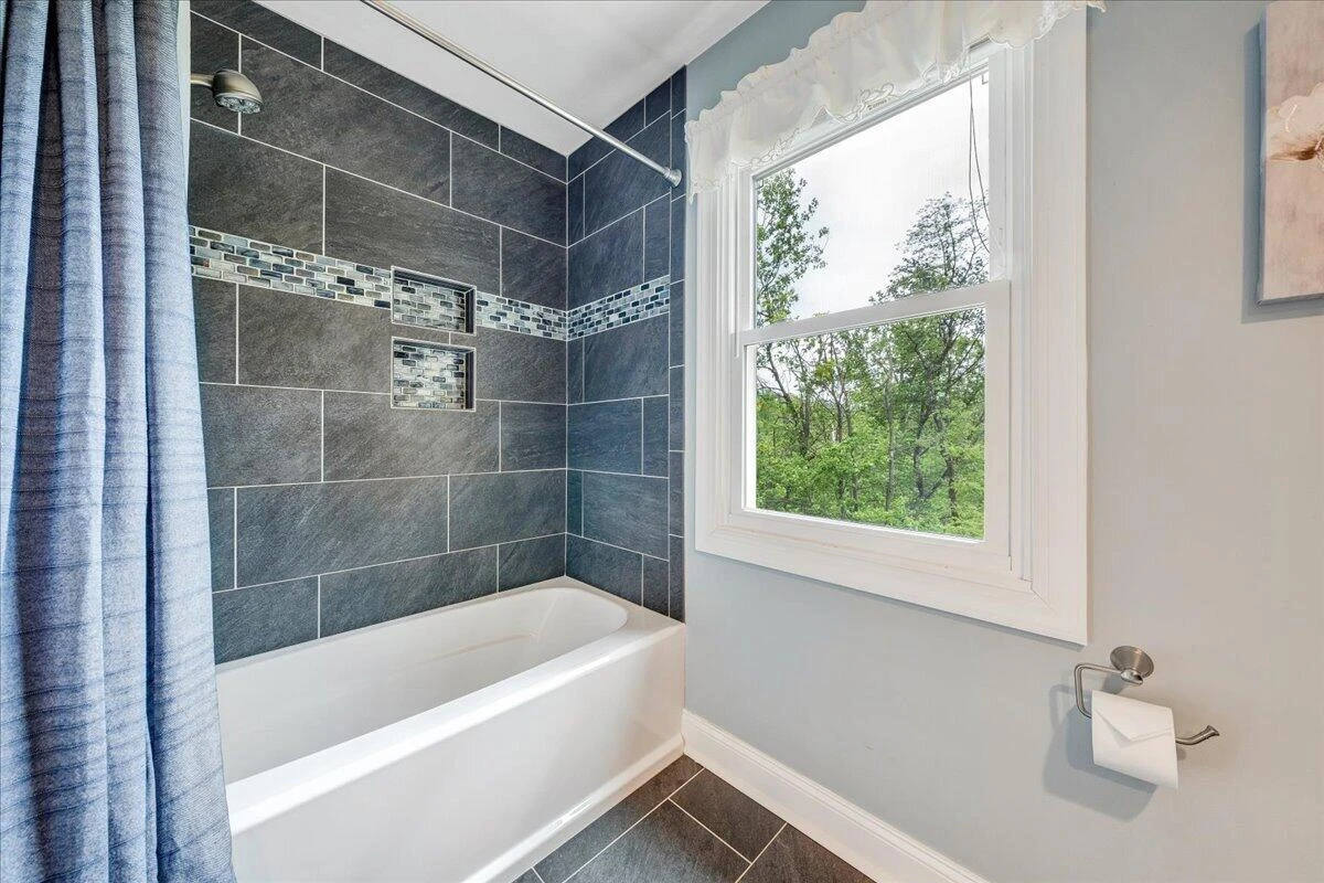 1562 Strawberry Mountain DR - Photo 37