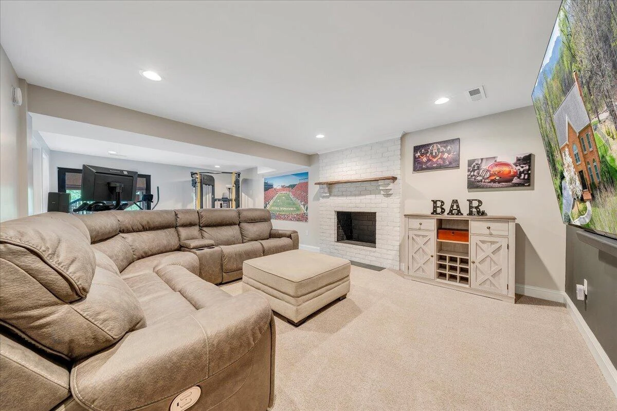 1562 Strawberry Mountain DR - Photo 39