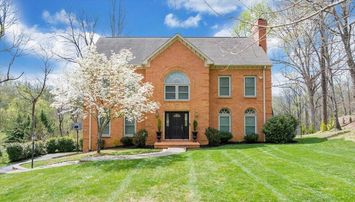 1562 Strawberry Mountain DR - Photo 4
