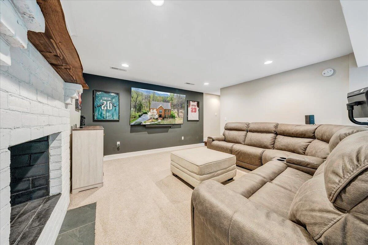1562 Strawberry Mountain DR - Photo 40