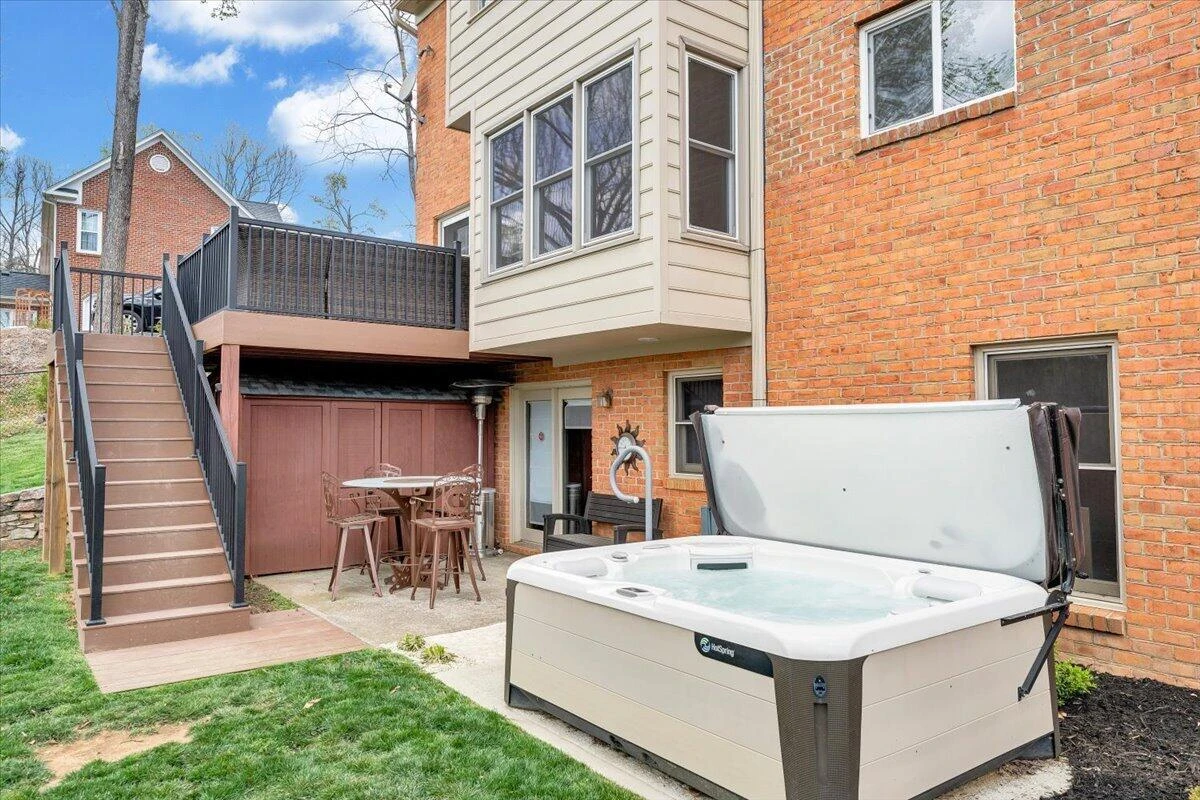 1562 Strawberry Mountain DR - Photo 45