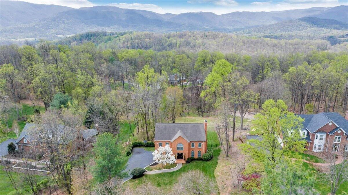 1562 Strawberry Mountain DR - Photo 47