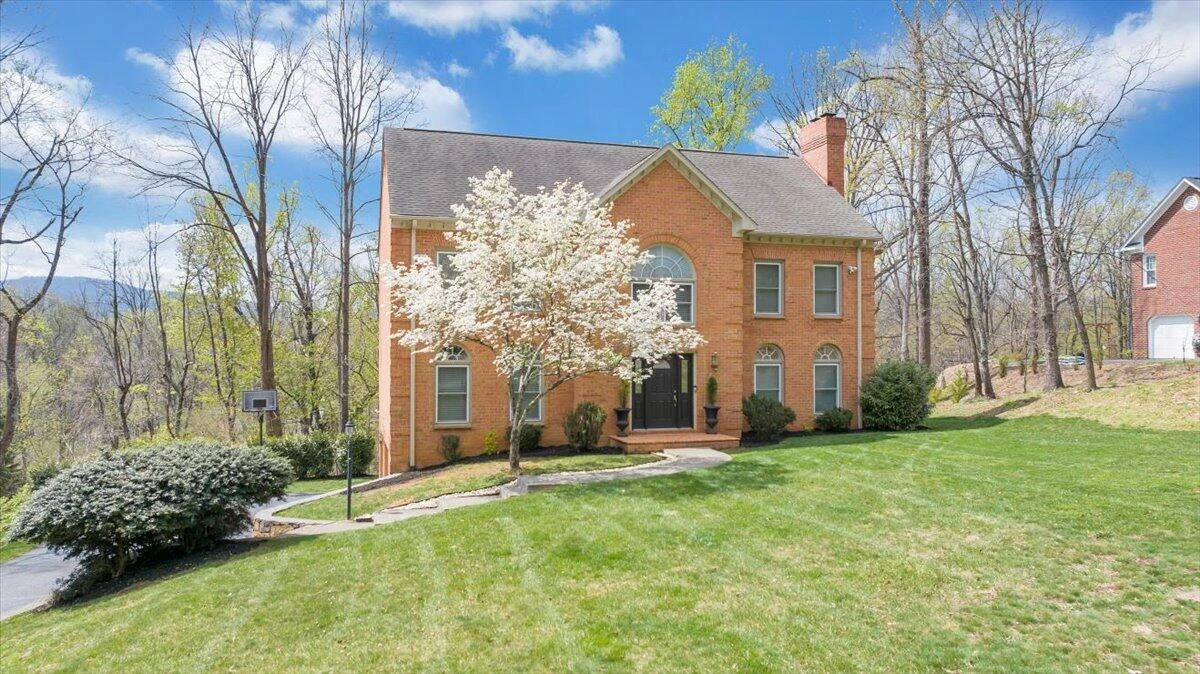 1562 Strawberry Mountain DR - Photo 48
