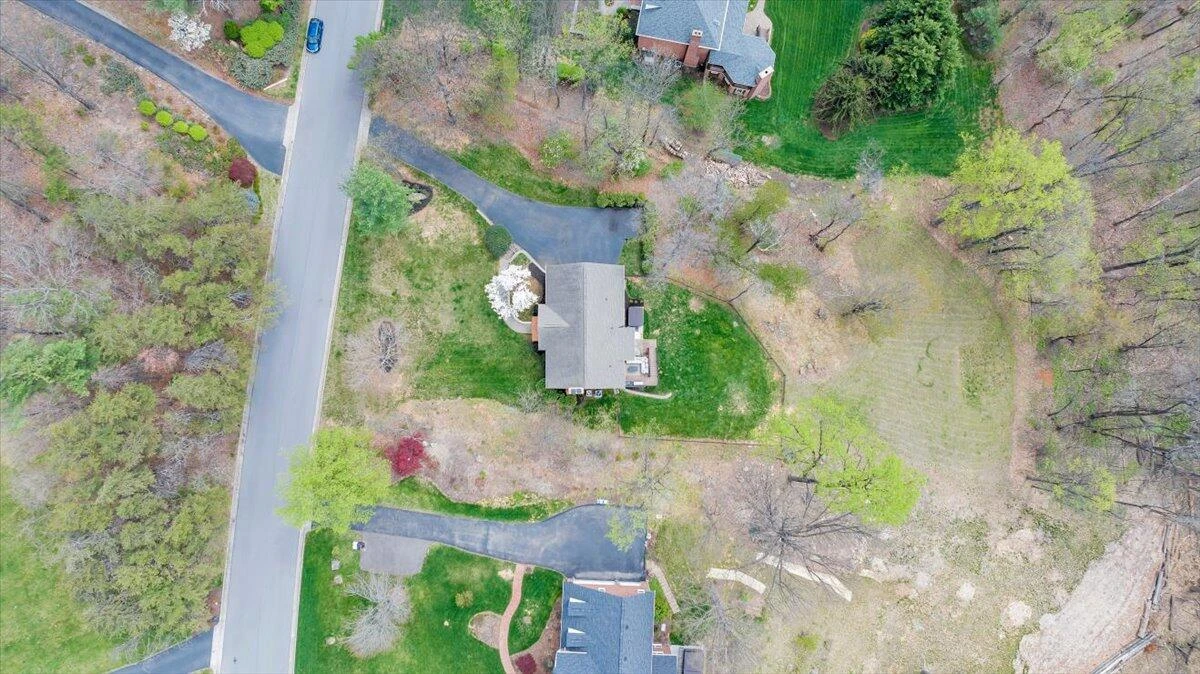 1562 Strawberry Mountain DR - Photo 51