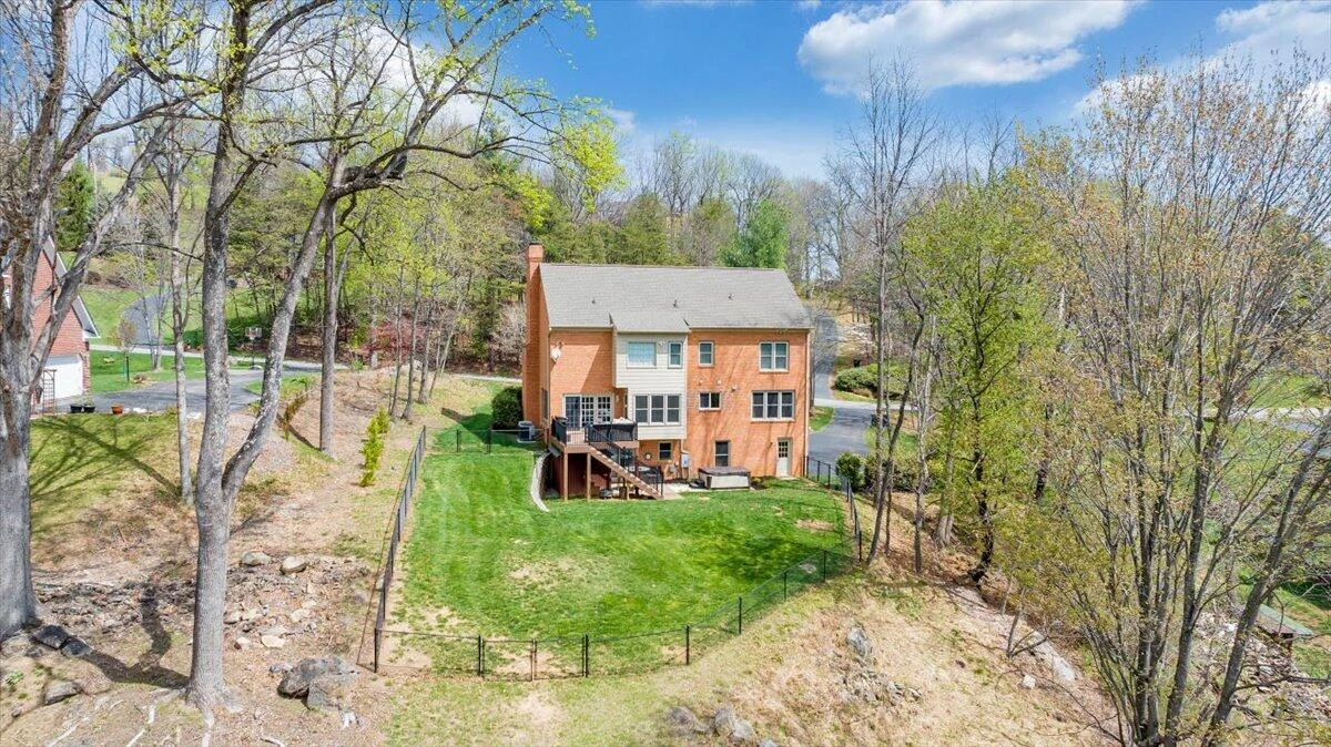 1562 Strawberry Mountain DR - Photo 52