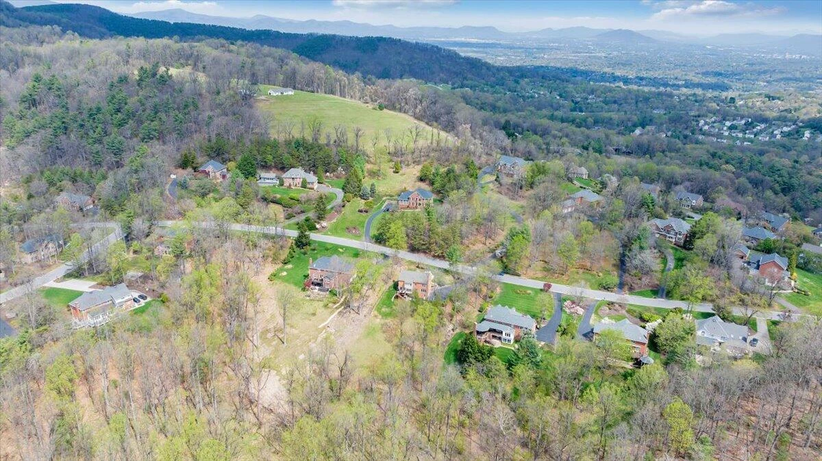 1562 Strawberry Mountain DR - Photo 53