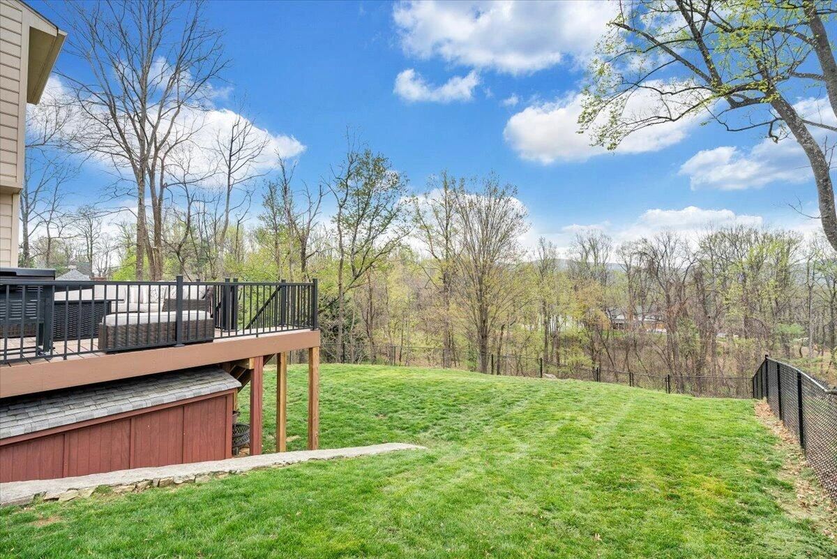 1562 Strawberry Mountain DR - Photo 55