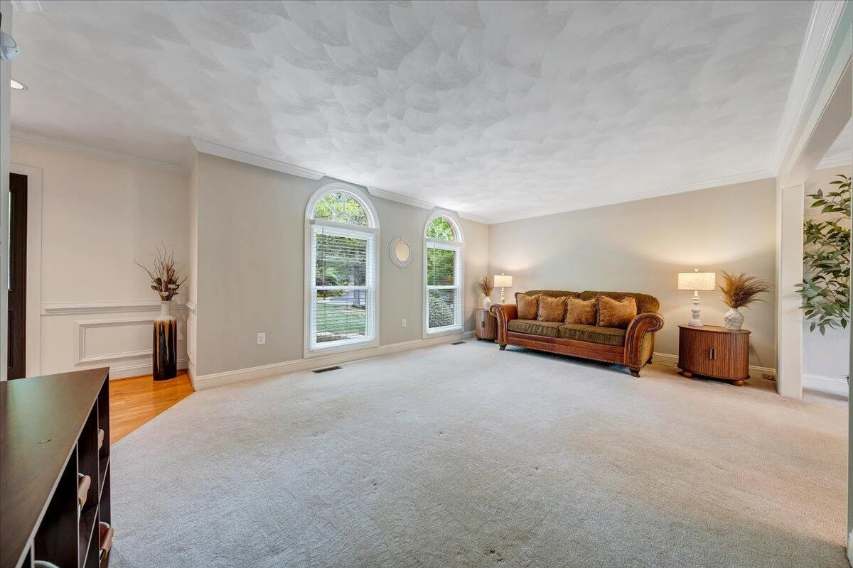 1562 Strawberry Mountain DR - Photo 8