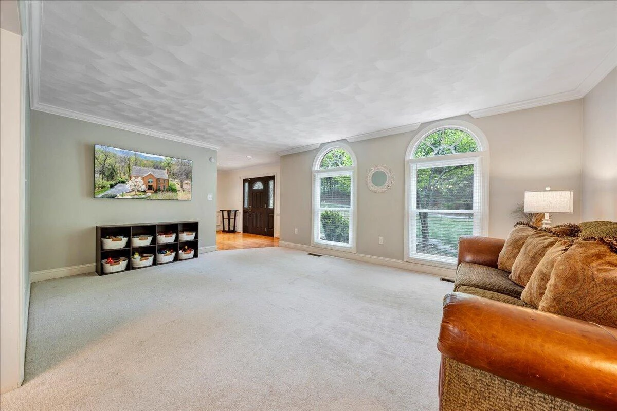 1562 Strawberry Mountain DR - Photo 9