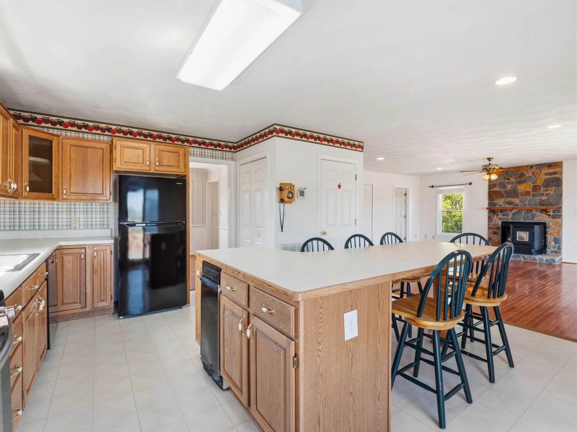 1658 Country Club RD - Photo 11