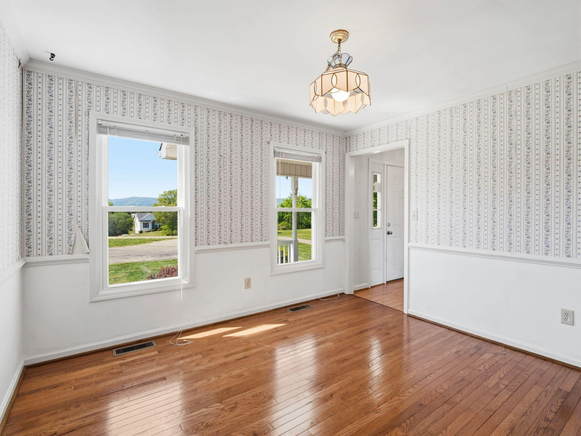 1658 Country Club RD - Photo 18