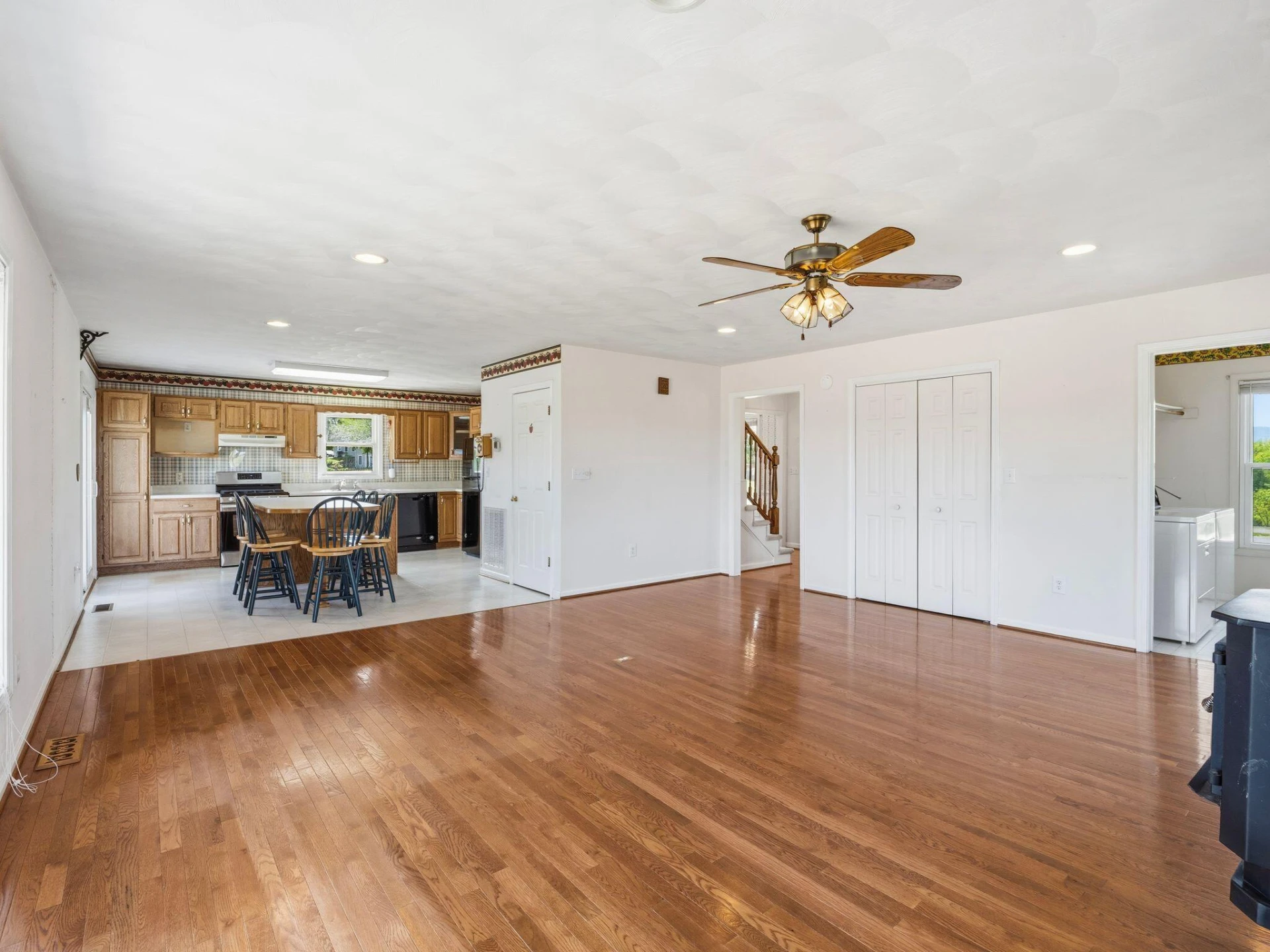 1658 Country Club RD - Photo 9
