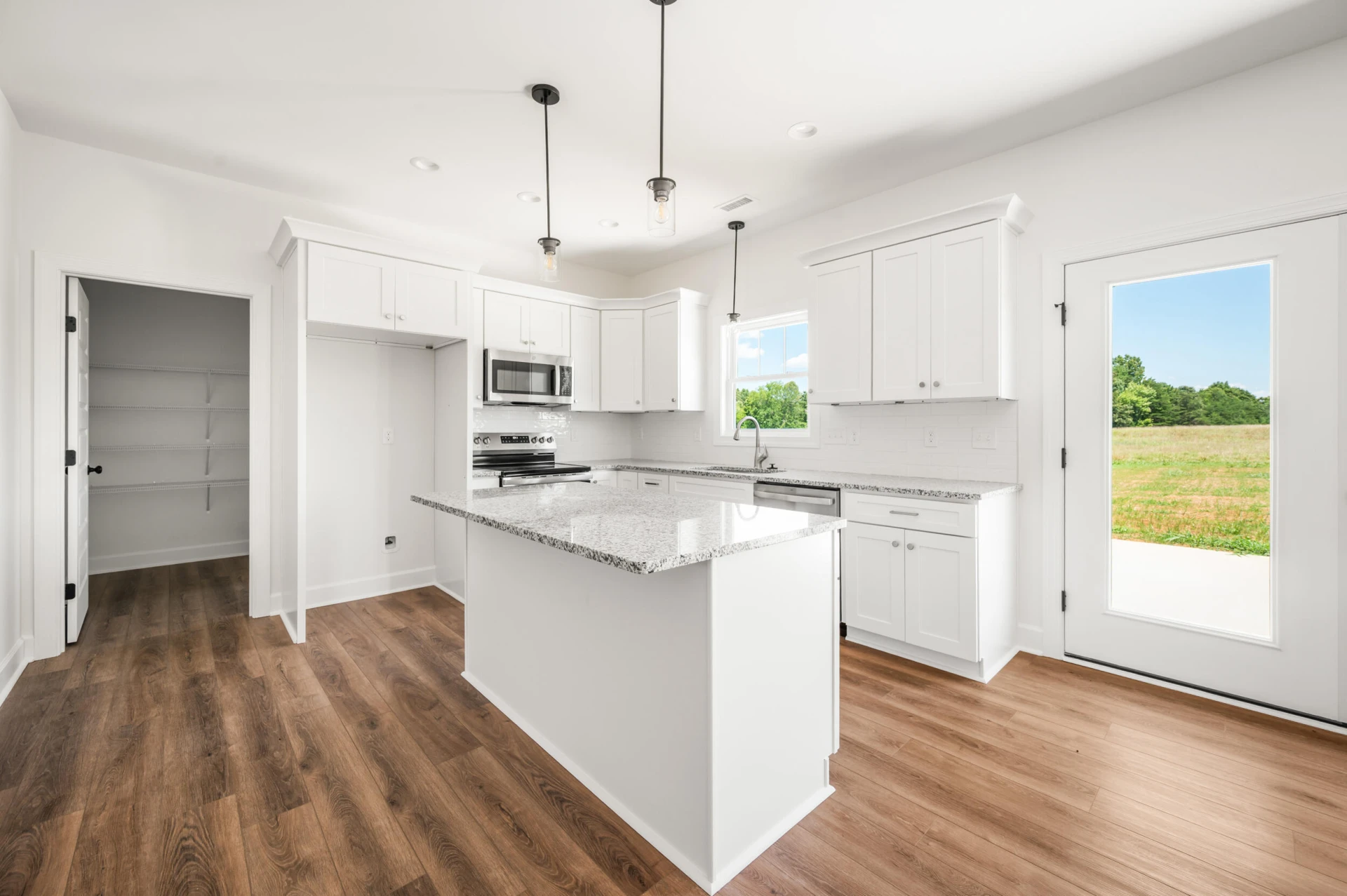 10424 Leesville RD - Photo 10