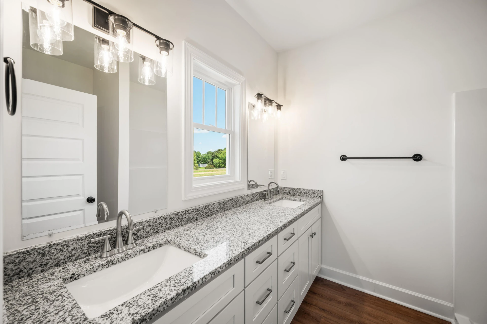 10424 Leesville RD - Photo 17