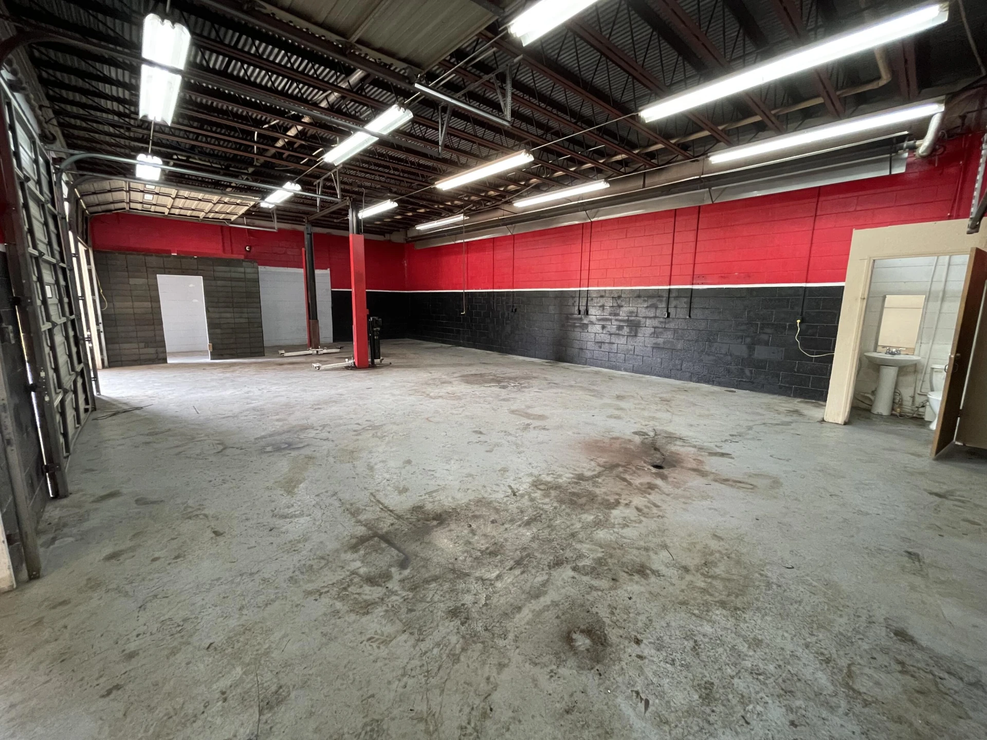 5976 Virginia AVE - Photo 11