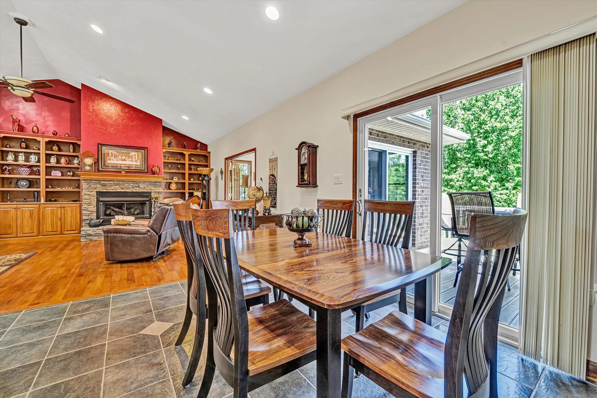 137 Whispering Meadows LN - Photo 17