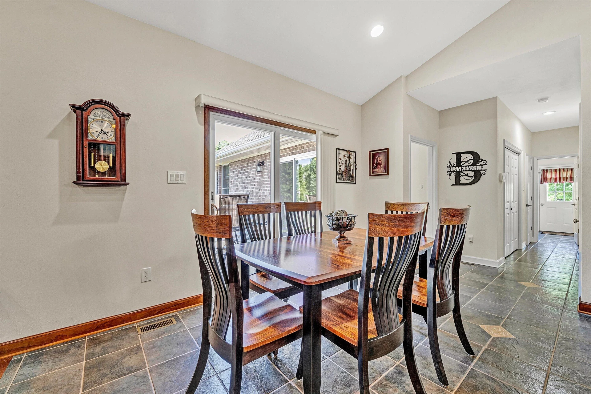 137 Whispering Meadows LN - Photo 19