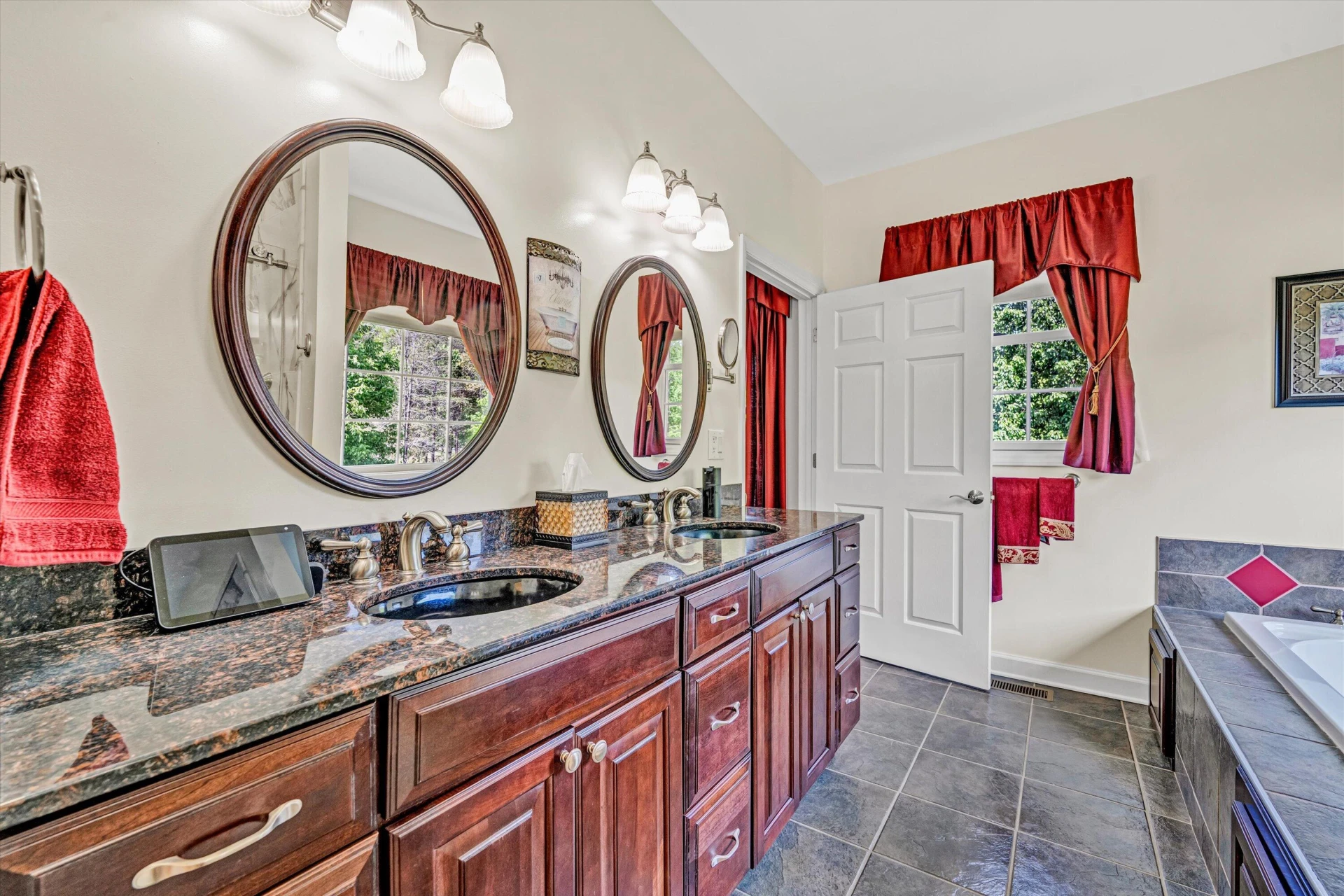 137 Whispering Meadows LN - Photo 29