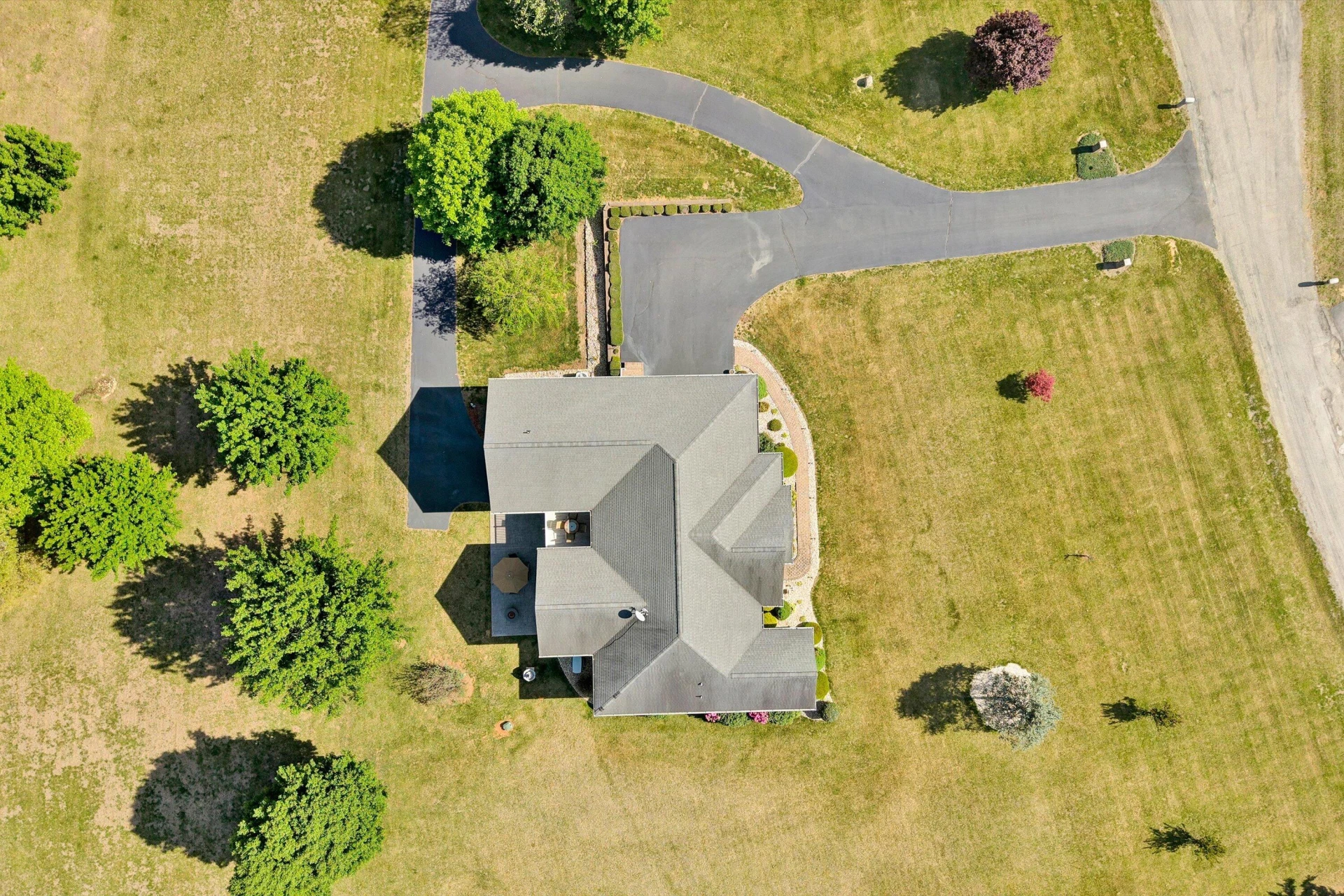 137 Whispering Meadows LN - Photo 3