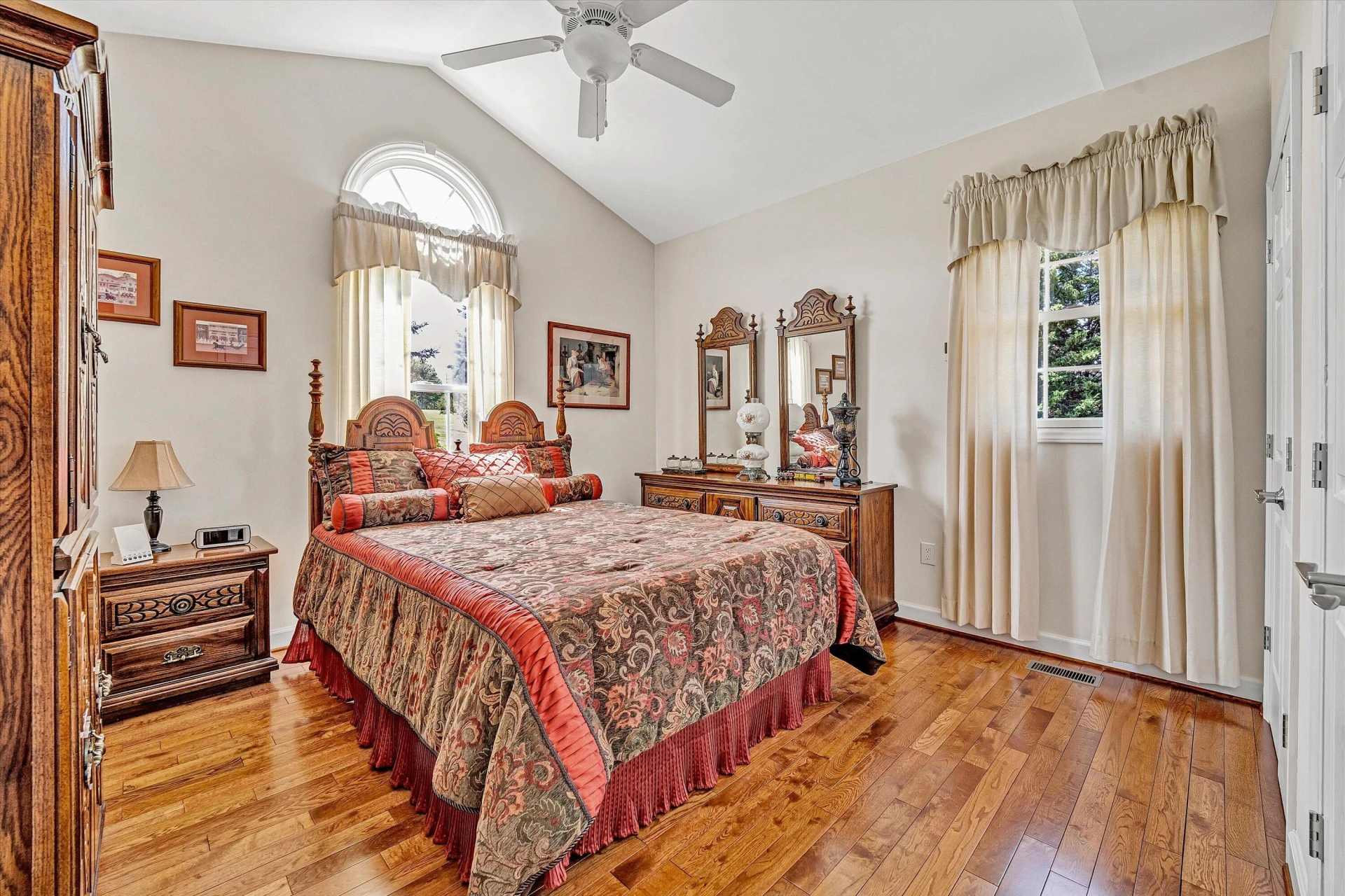 137 Whispering Meadows LN - Photo 31
