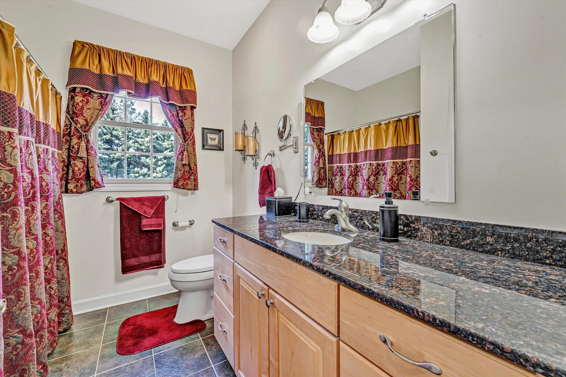 137 Whispering Meadows LN - Photo 32