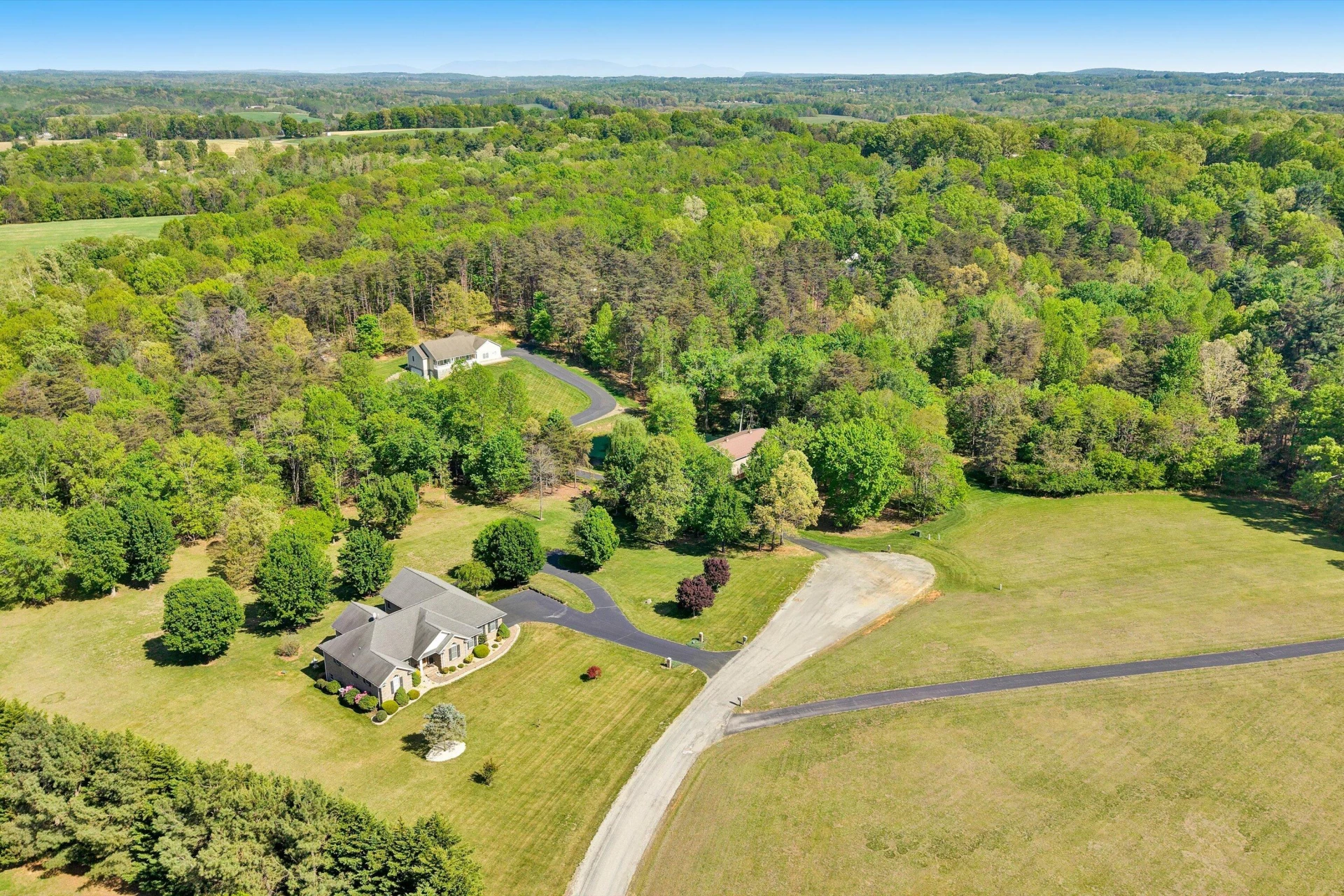 137 Whispering Meadows LN - Photo 57