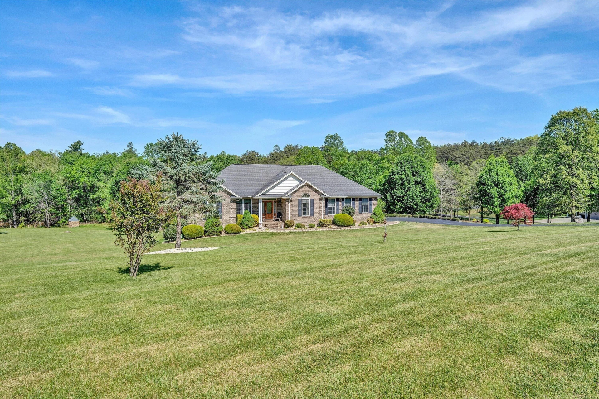 137 Whispering Meadows LN - Photo 60
