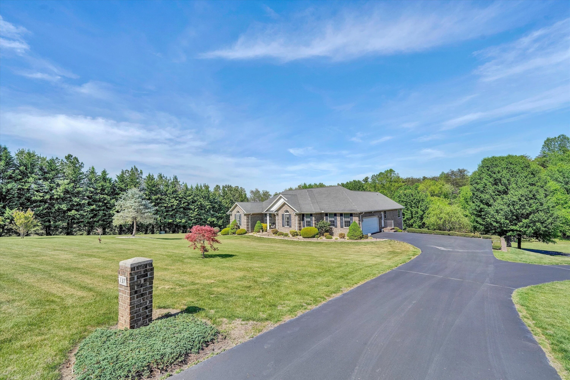 137 Whispering Meadows LN - Photo 64