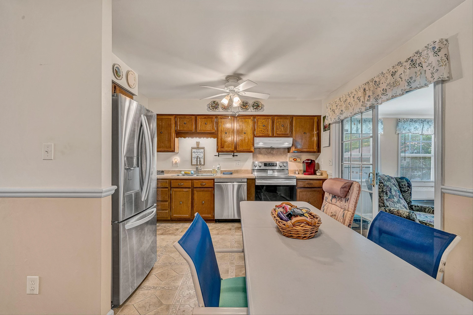 3033 Parham DR - Photo 8