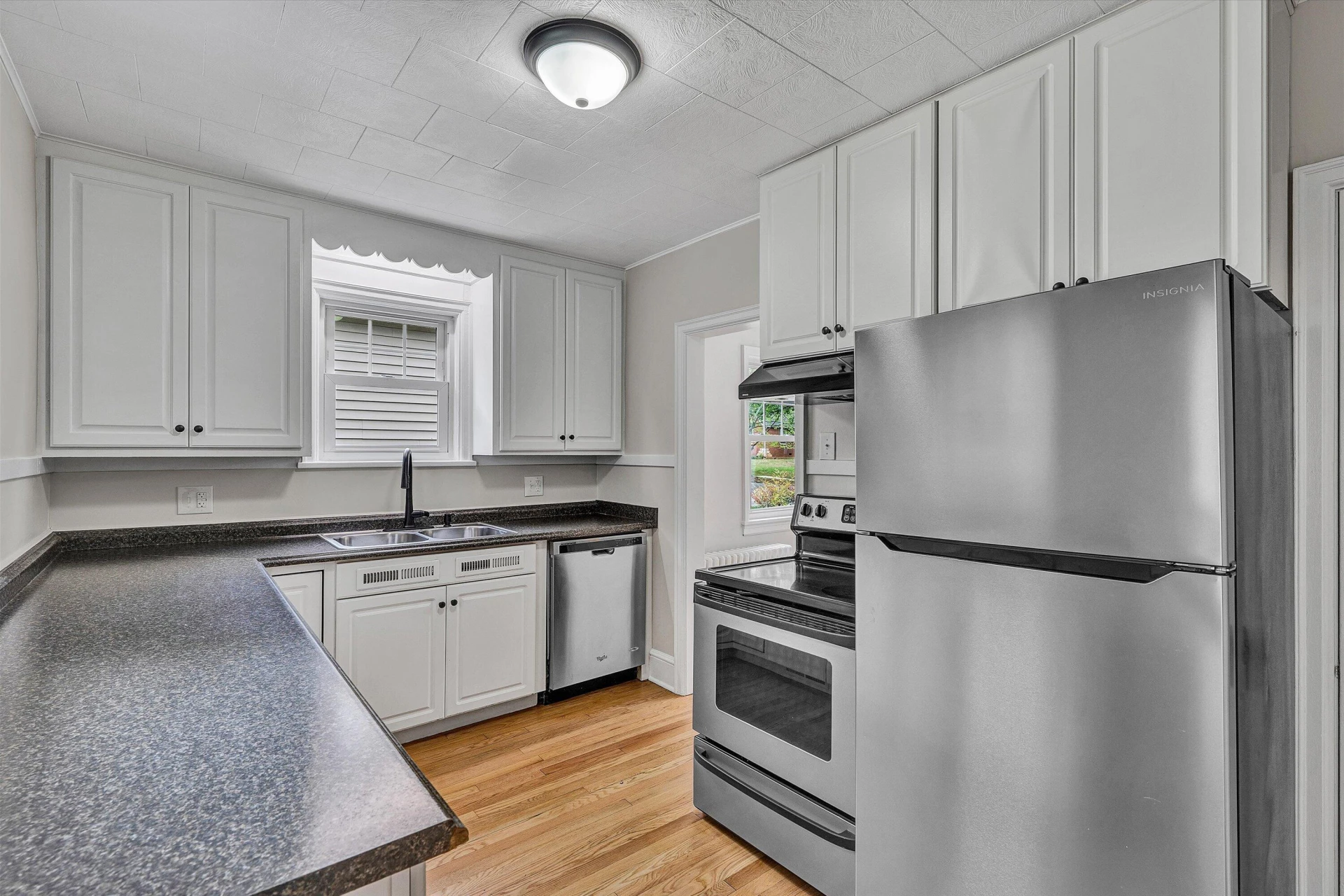 3336 Collingwood ST NE - Photo 13