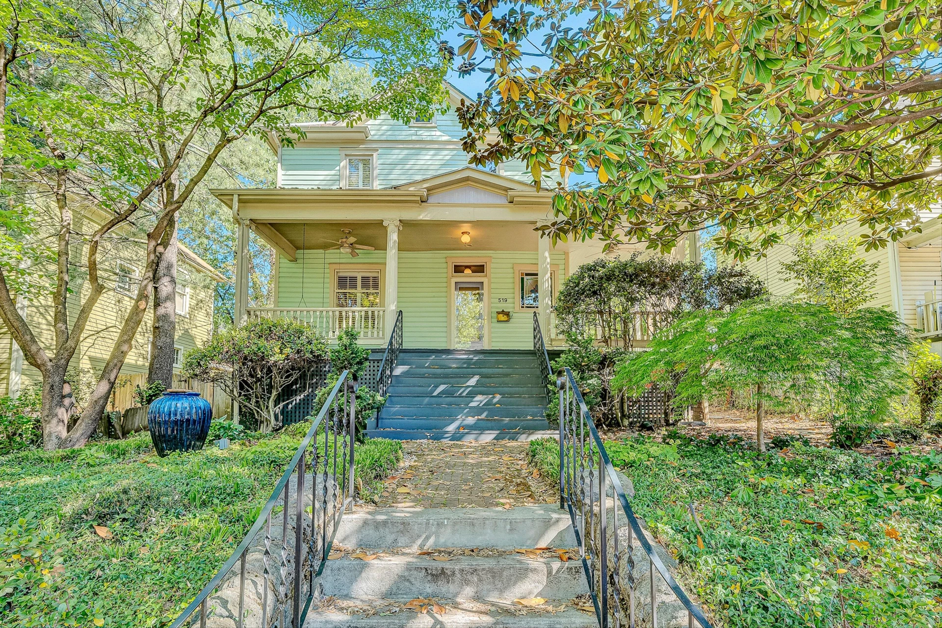 519 Woods AVE SW - Photo 2