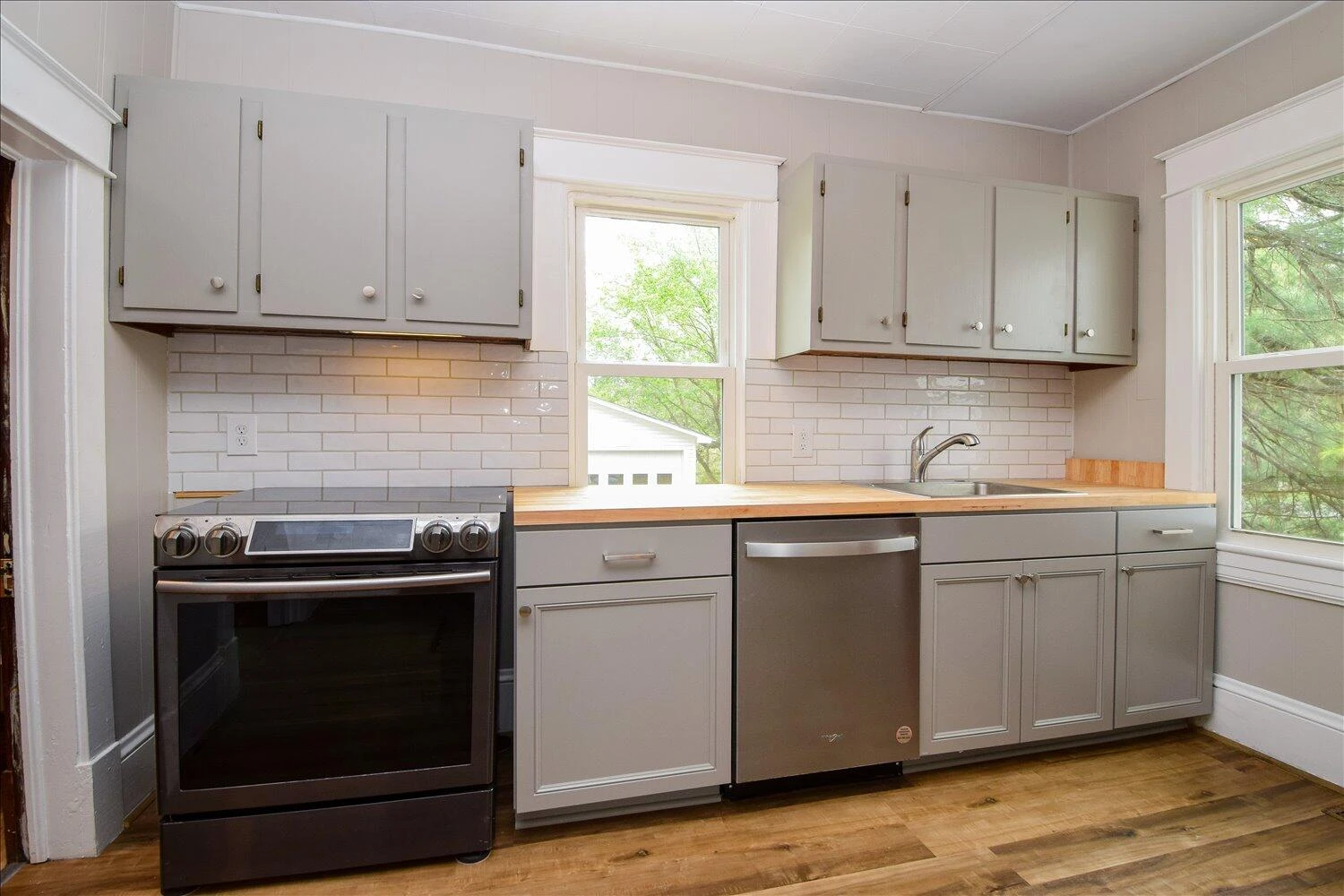 2249 Garden City BLVD SE - Photo 3