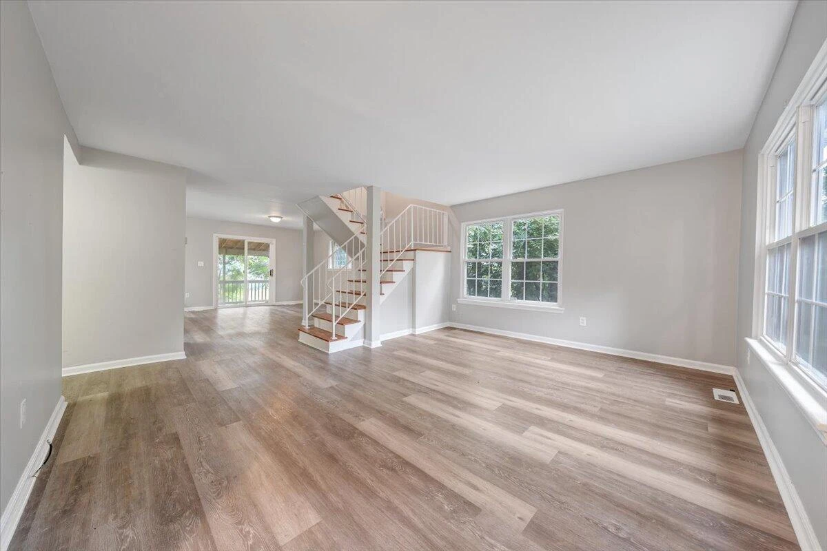 1702 Elbert DR - Photo 2