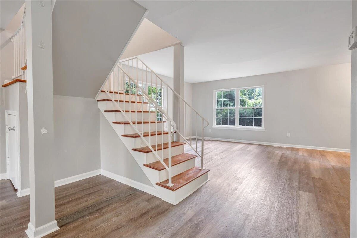 1702 Elbert DR - Photo 4