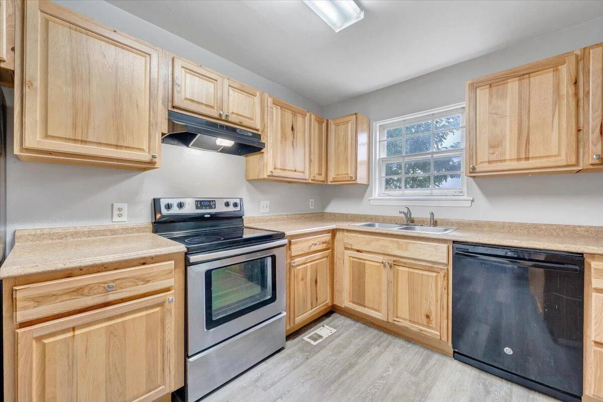1702 Elbert DR - Photo 10