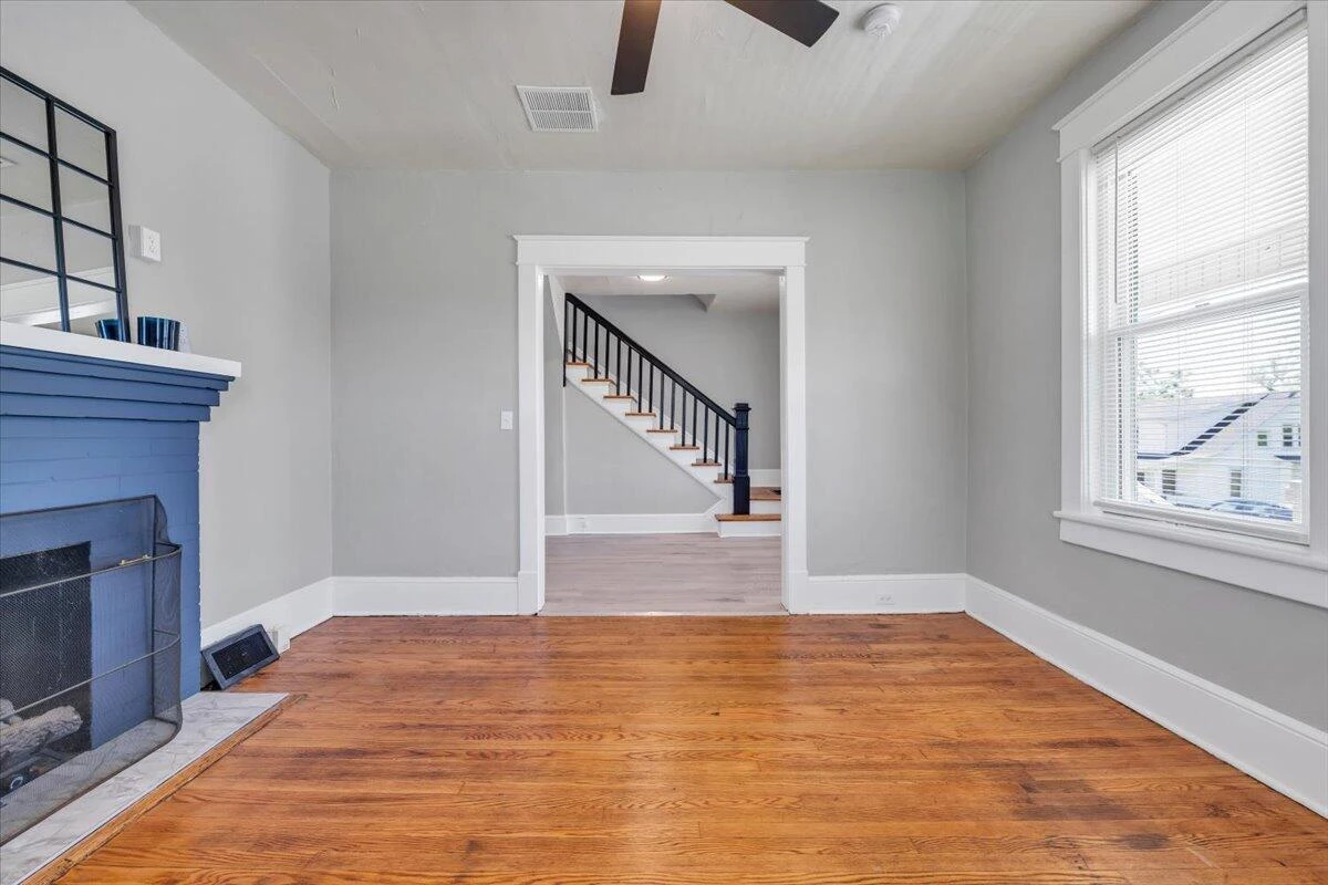 1627 Mercer AVE NW - Photo 11
