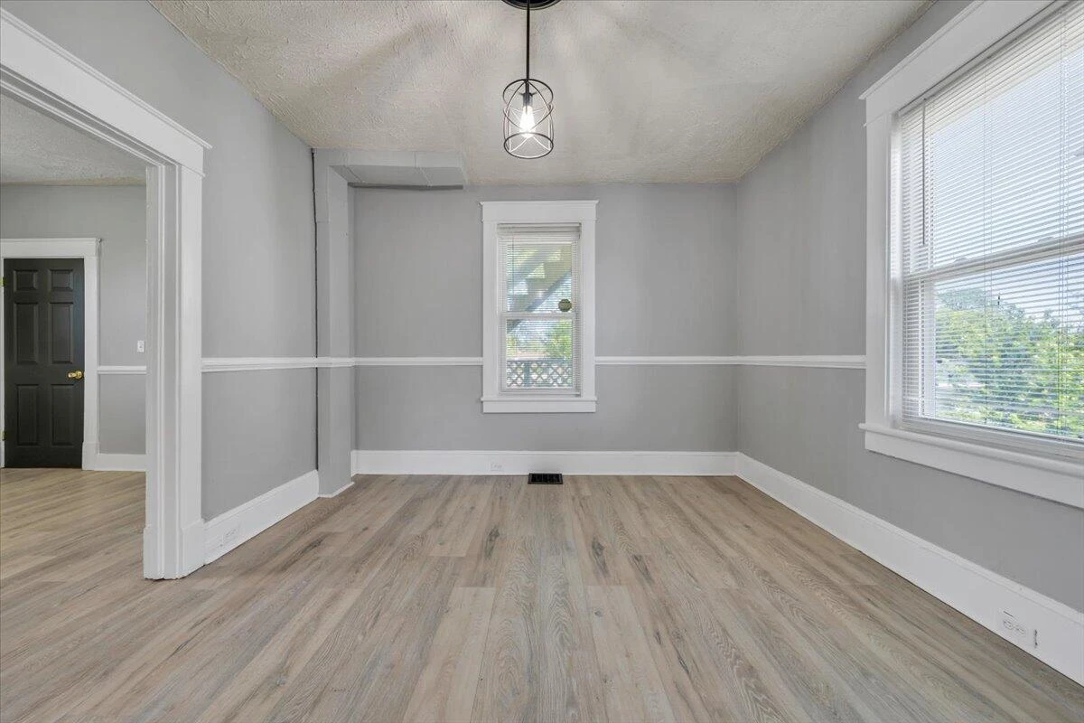 1627 Mercer AVE NW - Photo 12