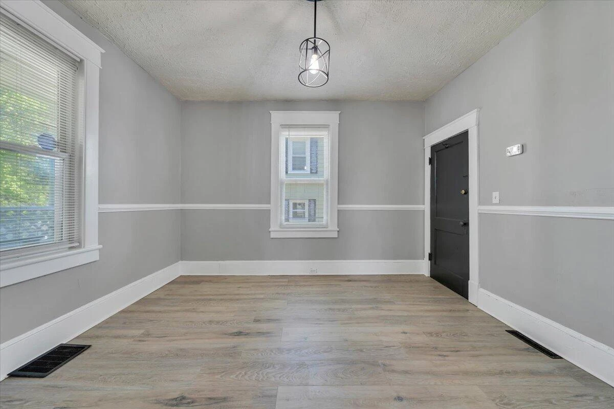 1627 Mercer AVE NW - Photo 13