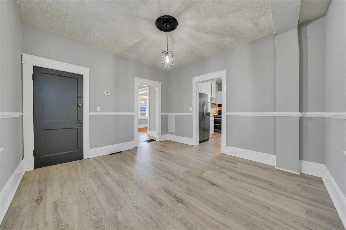 1627 Mercer AVE NW - Photo 14