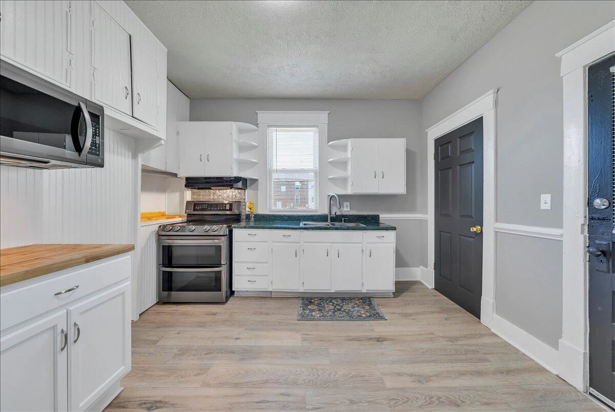 1627 Mercer AVE NW - Photo 15