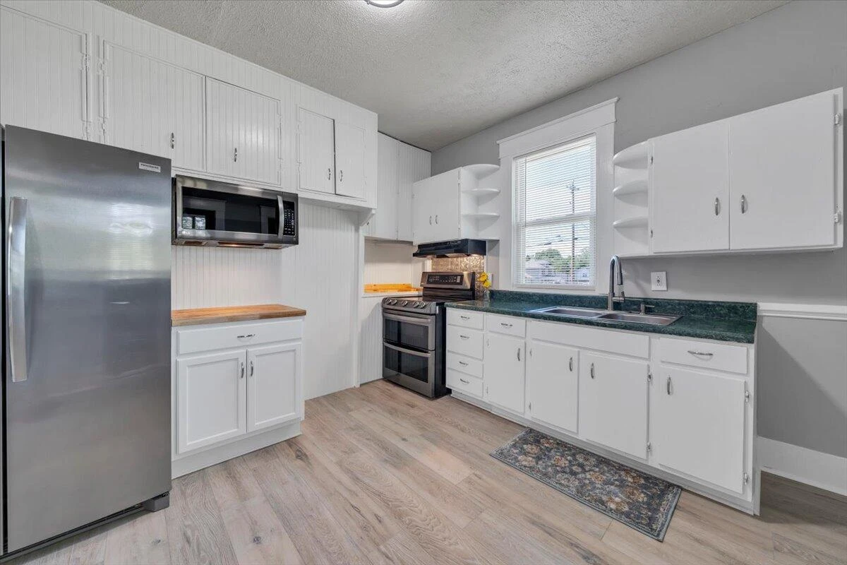 1627 Mercer AVE NW - Photo 16