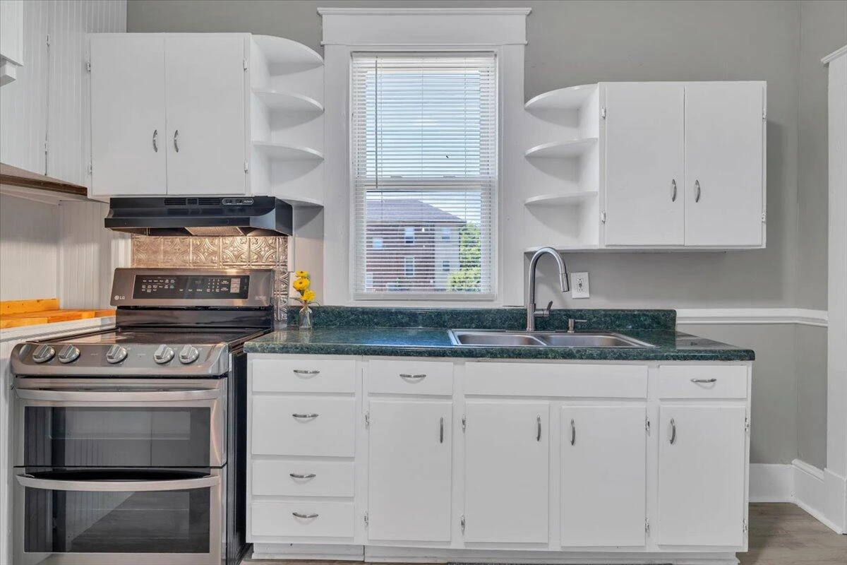 1627 Mercer AVE NW - Photo 18