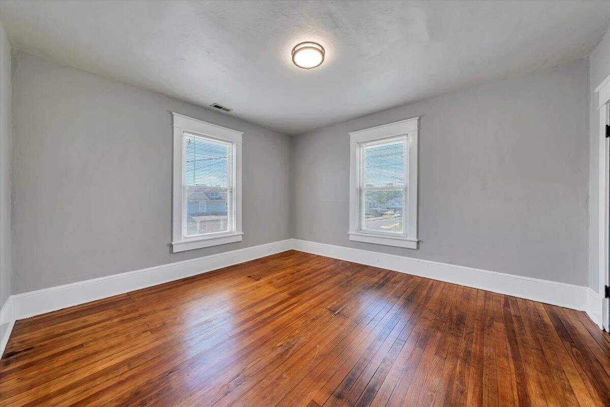 1627 Mercer AVE NW - Photo 24