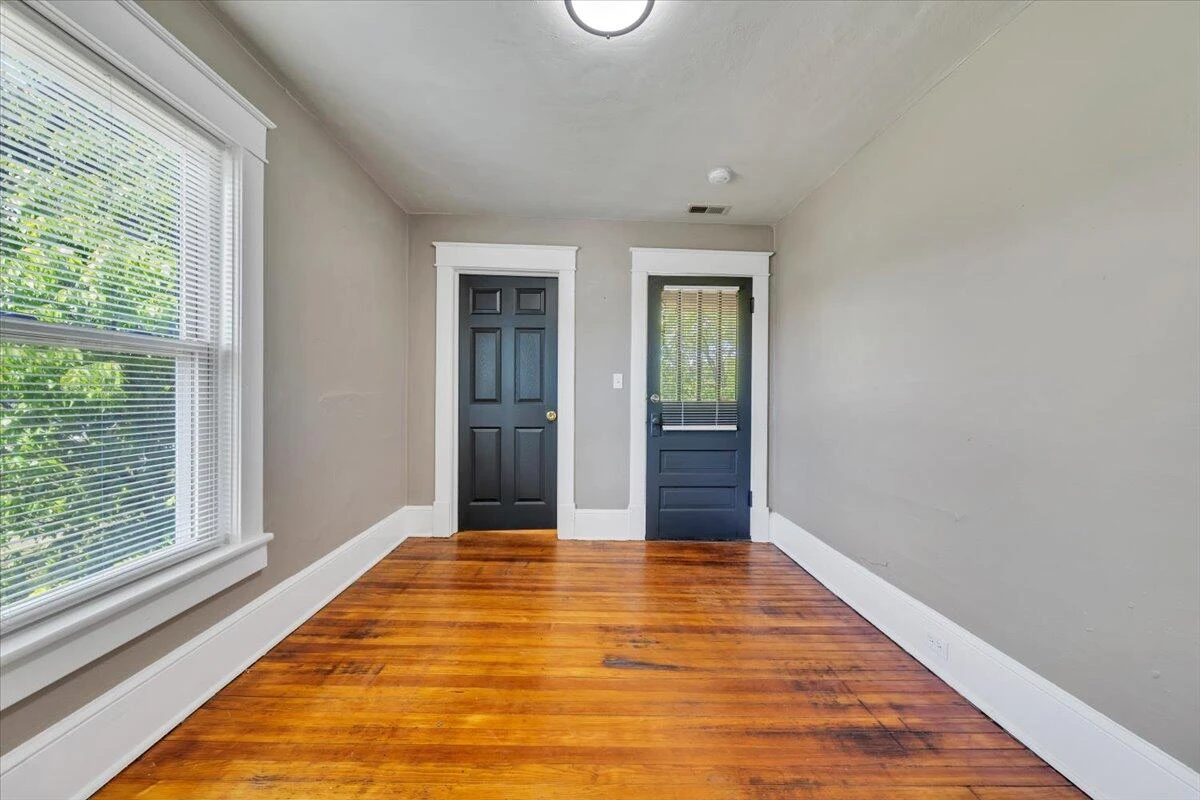1627 Mercer AVE NW - Photo 27