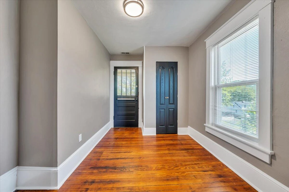 1627 Mercer AVE NW - Photo 30