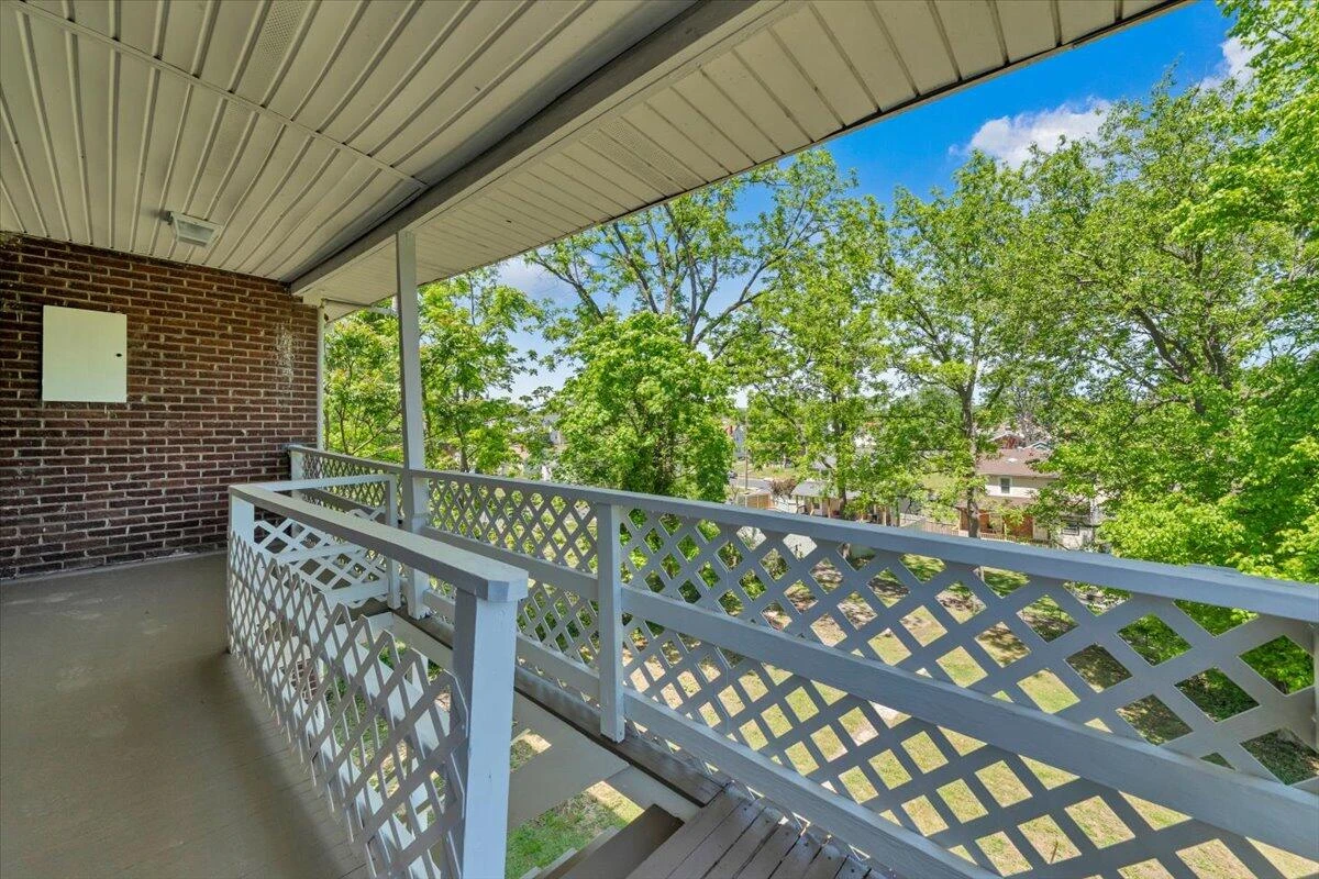 1627 Mercer AVE NW - Photo 37