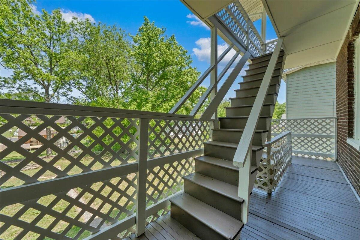 1627 Mercer AVE NW - Photo 38