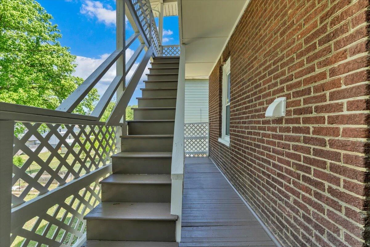 1627 Mercer AVE NW - Photo 39